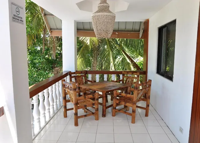The Victorian Bantayan Island Hotel 3*