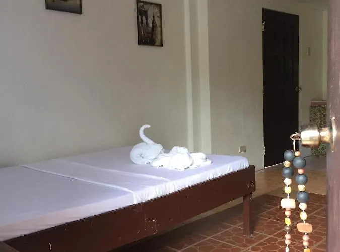 Hotel The Victorian Bantayan Island Pooc